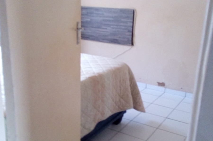 To Let 2 Bedroom Property for Rent in Port Edward KwaZulu-Natal