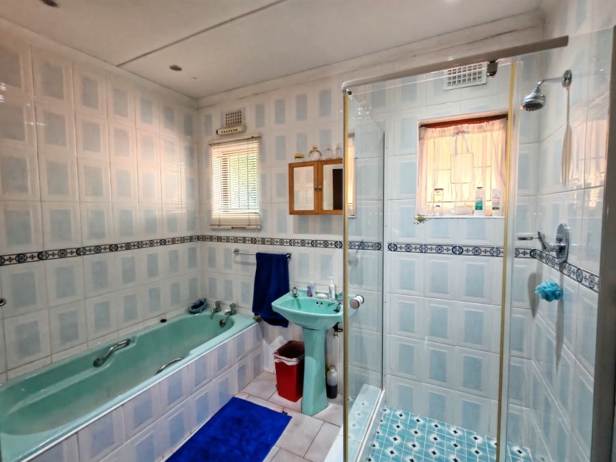 3 Bedroom Property for Sale in Ocean View KwaZulu-Natal