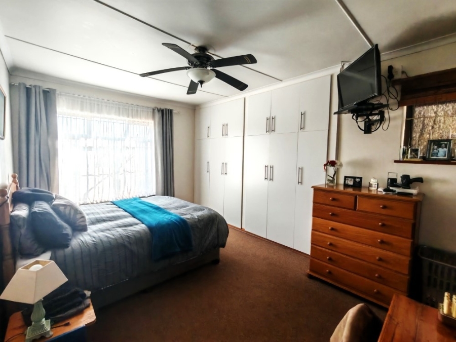 3 Bedroom Property for Sale in Ocean View KwaZulu-Natal