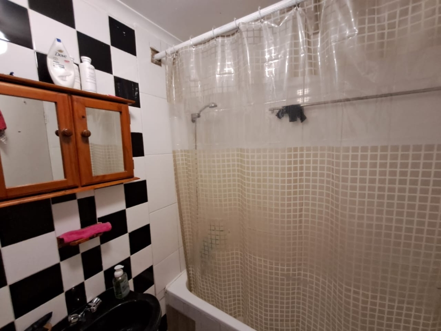 To Let 2 Bedroom Property for Rent in Ocean View KwaZulu-Natal