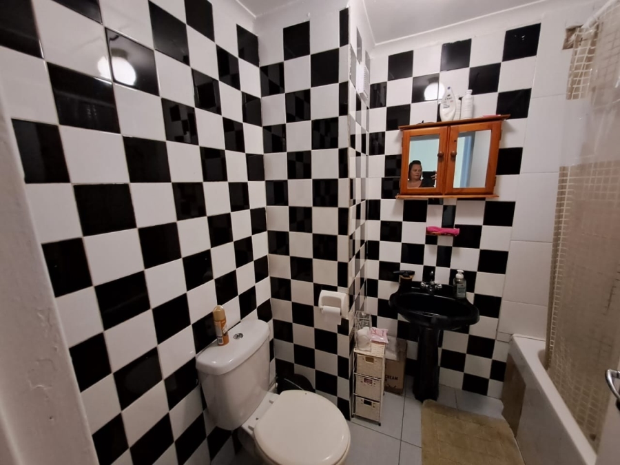 To Let 2 Bedroom Property for Rent in Ocean View KwaZulu-Natal