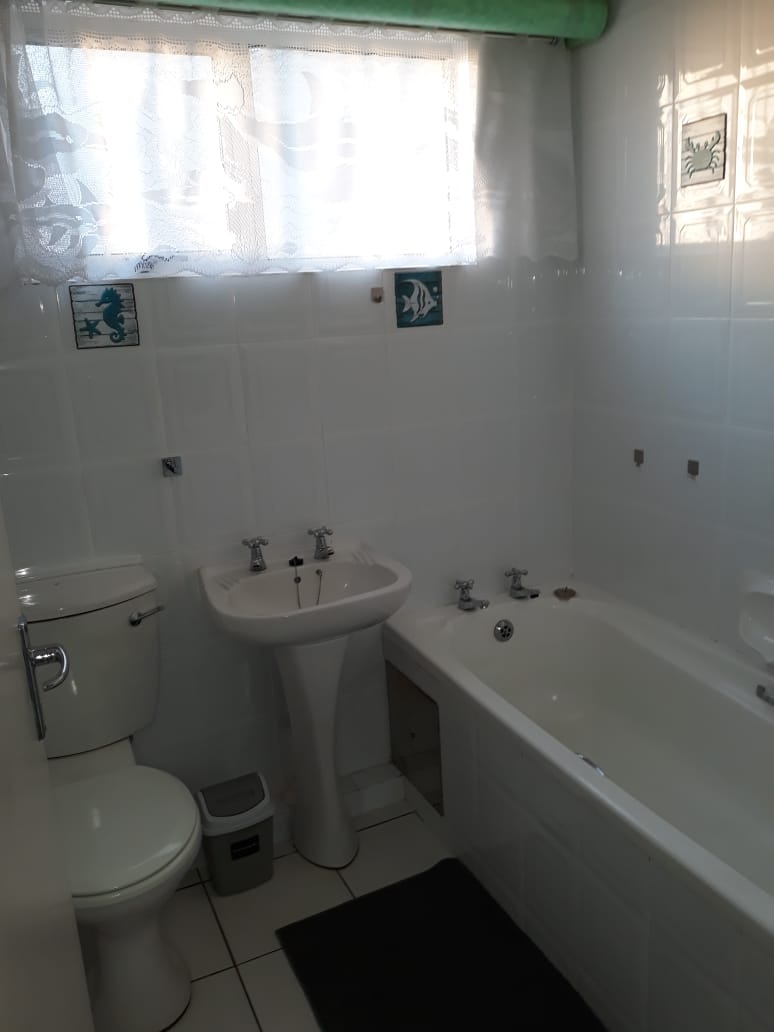 2 Bedroom Property for Sale in Uvongo KwaZulu-Natal