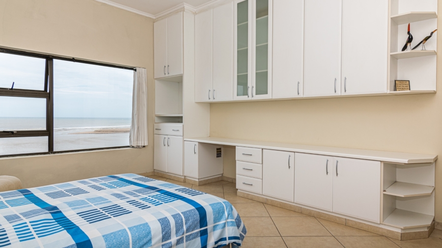 6 Bedroom Property for Sale in Tugela Mouth KwaZulu-Natal