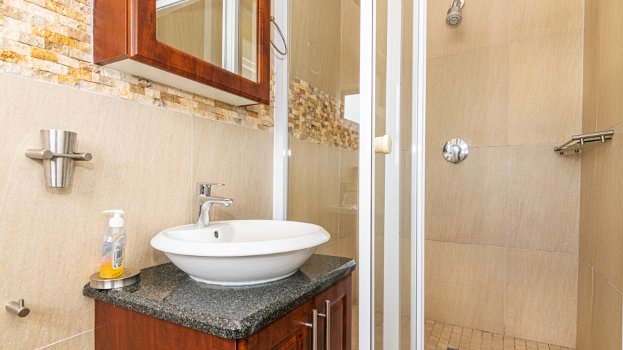 6 Bedroom Property for Sale in Tugela Mouth KwaZulu-Natal