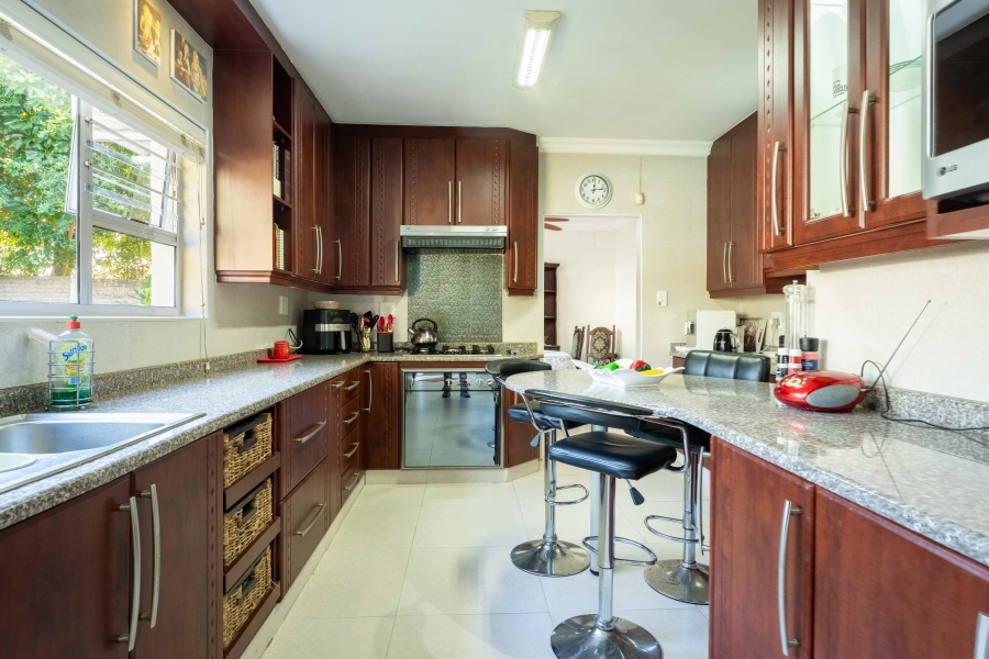 4 Bedroom Property for Sale in Amanzimtoti KwaZulu-Natal