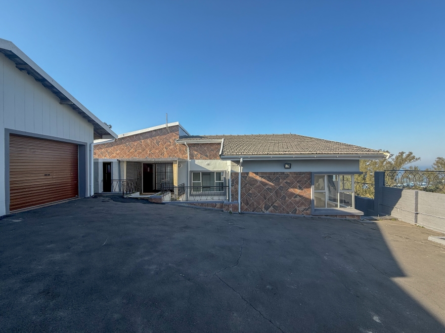 4 Bedroom Property for Sale in Tinley Manor KwaZulu-Natal