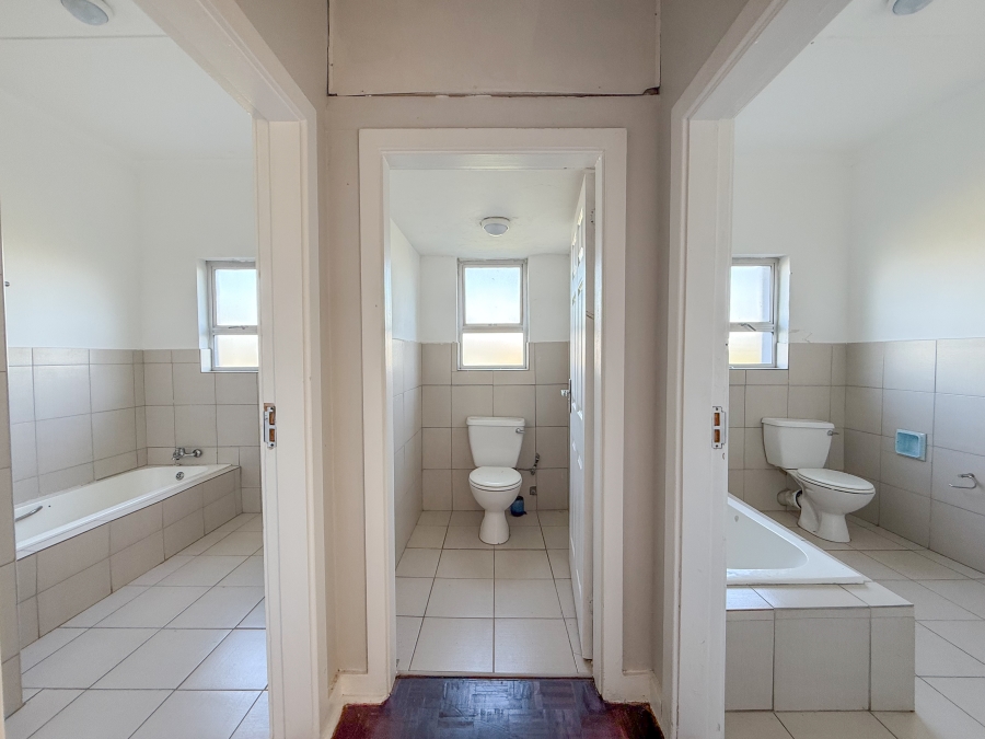 4 Bedroom Property for Sale in Tinley Manor KwaZulu-Natal