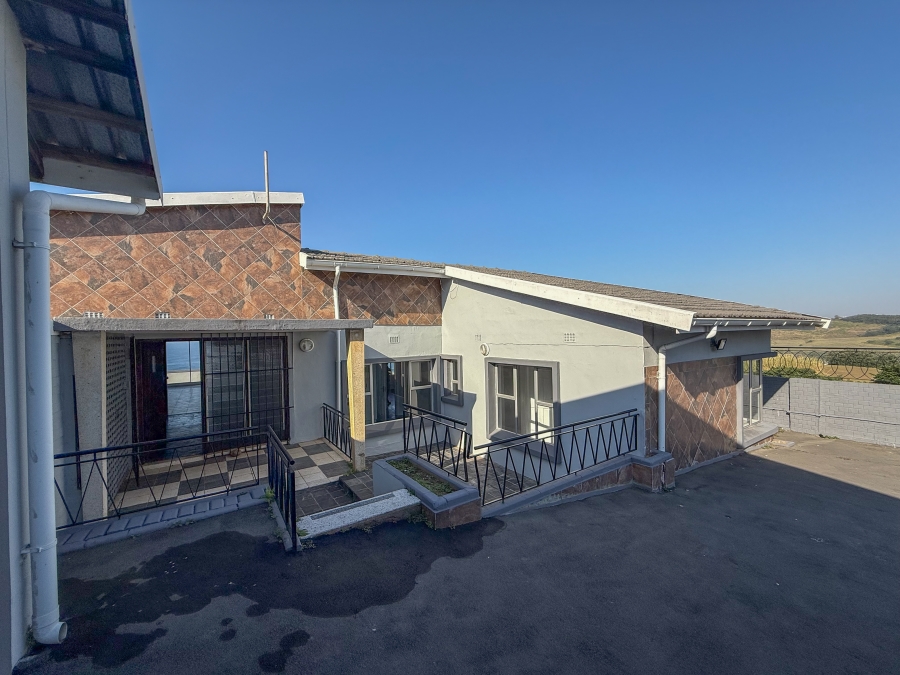 4 Bedroom Property for Sale in Tinley Manor KwaZulu-Natal