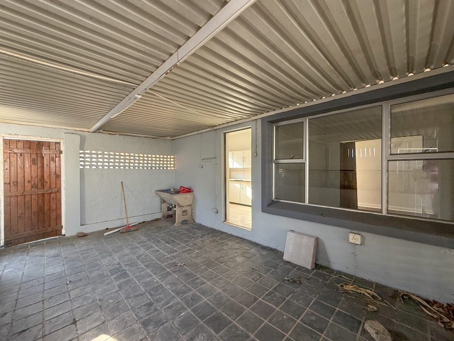 4 Bedroom Property for Sale in Tinley Manor KwaZulu-Natal