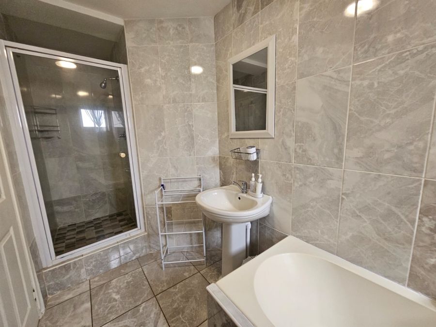 3 Bedroom Property for Sale in Amanzimtoti KwaZulu-Natal
