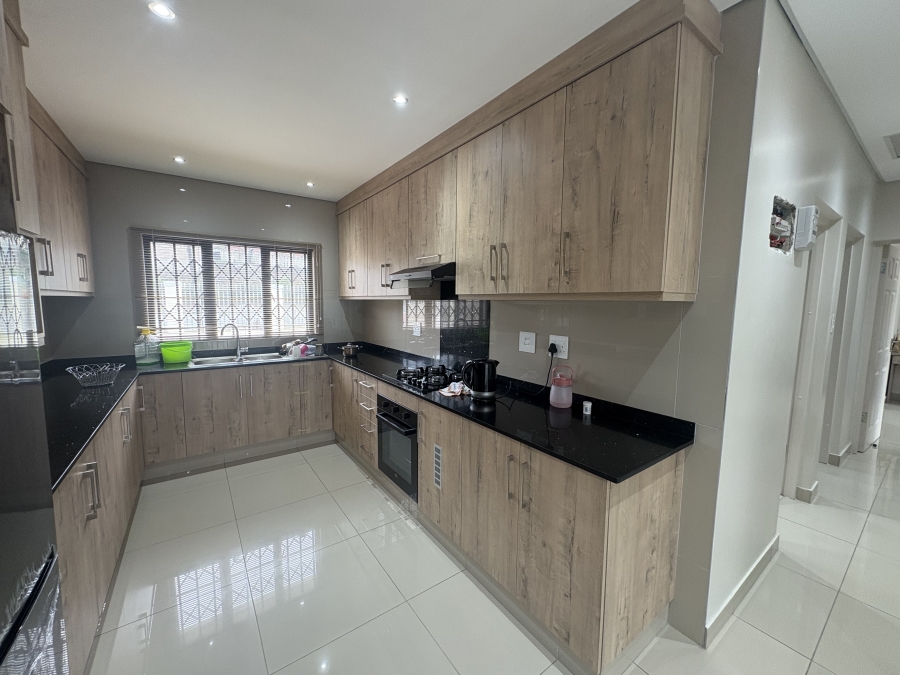To Let 3 Bedroom Property for Rent in Clayfield KwaZulu-Natal