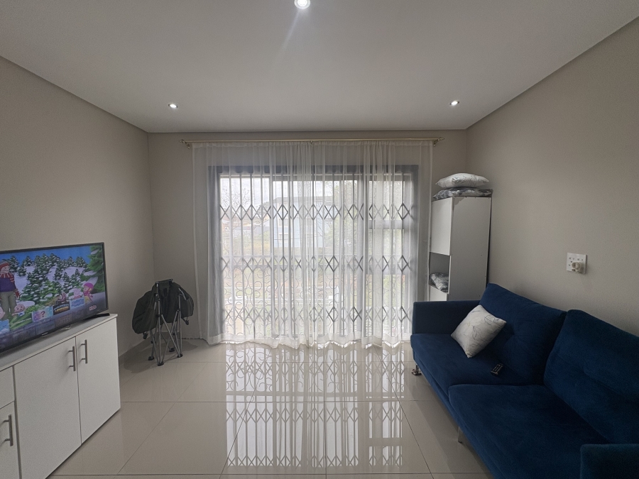 To Let 3 Bedroom Property for Rent in Clayfield KwaZulu-Natal