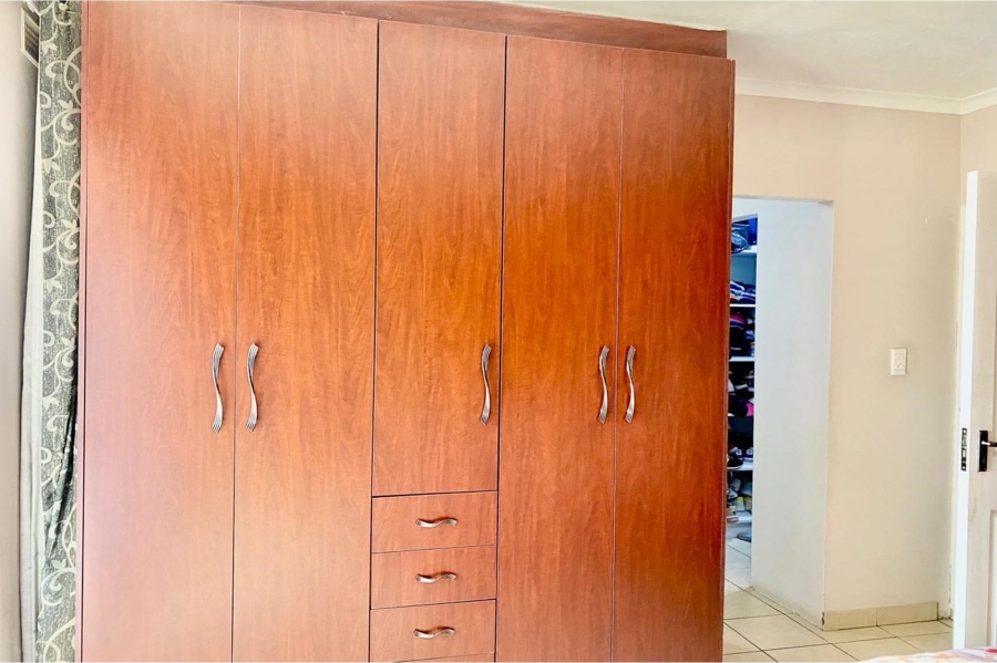3 Bedroom Property for Sale in Parkgate KwaZulu-Natal