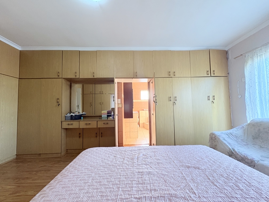 4 Bedroom Property for Sale in Lenham KwaZulu-Natal