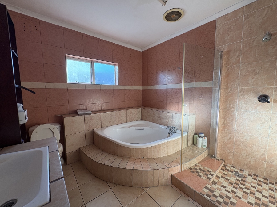 4 Bedroom Property for Sale in Lenham KwaZulu-Natal