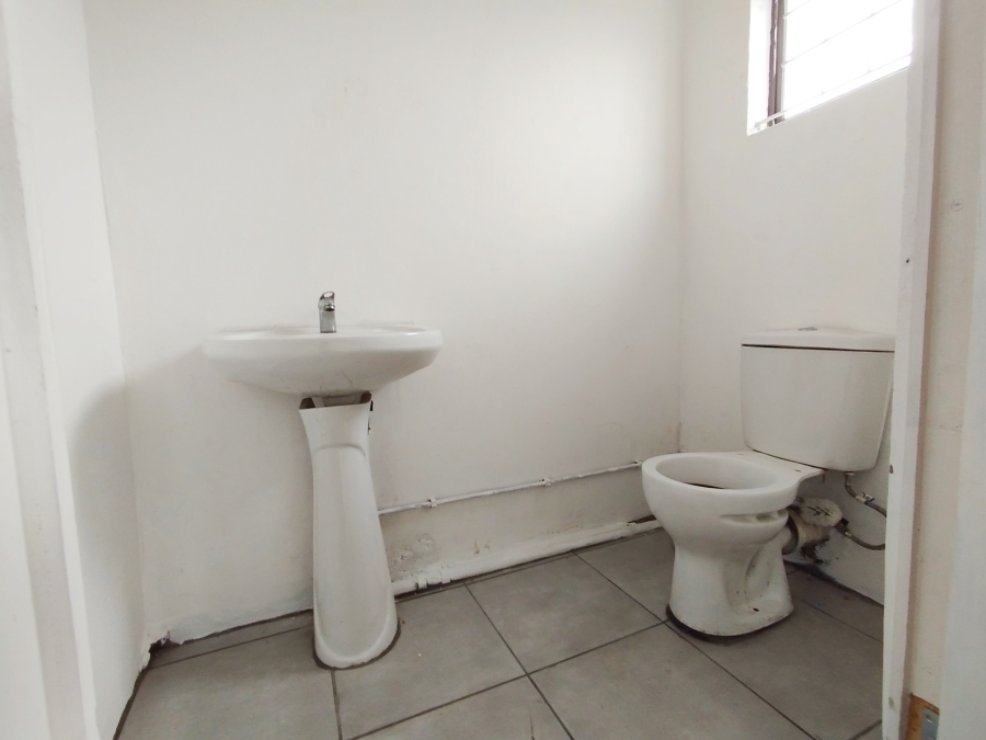 To Let commercial Property for Rent in Moseley Park KwaZulu-Natal