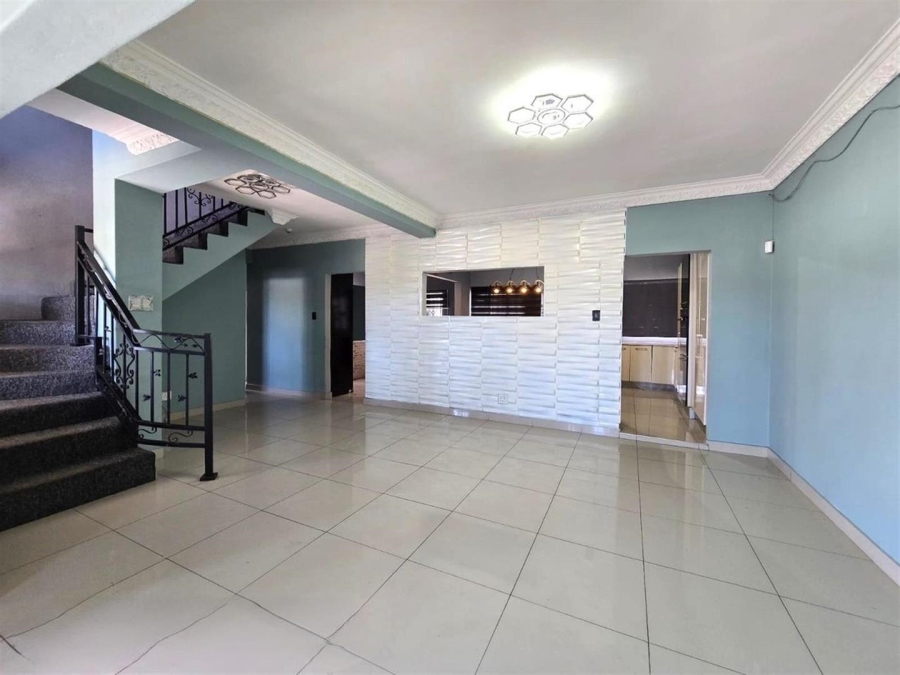 5 Bedroom Property for Sale in Eastbury KwaZulu-Natal