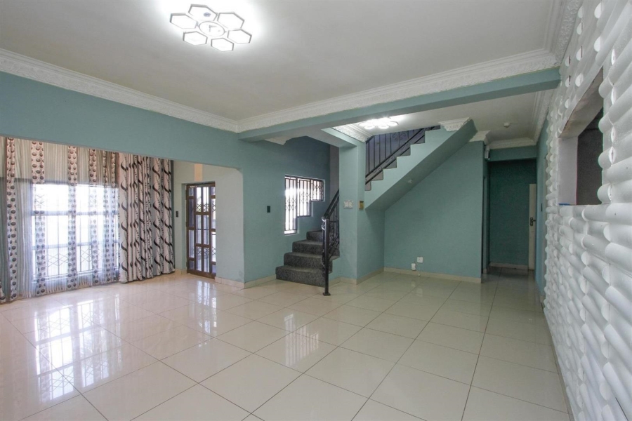 5 Bedroom Property for Sale in Eastbury KwaZulu-Natal