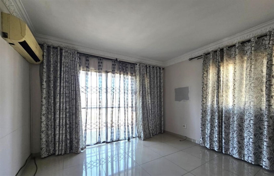 5 Bedroom Property for Sale in Eastbury KwaZulu-Natal