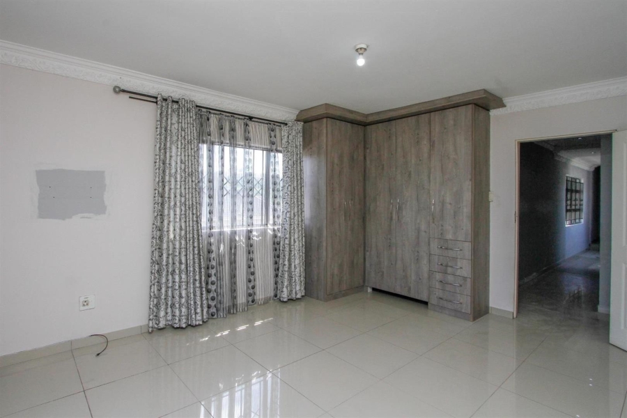 5 Bedroom Property for Sale in Eastbury KwaZulu-Natal