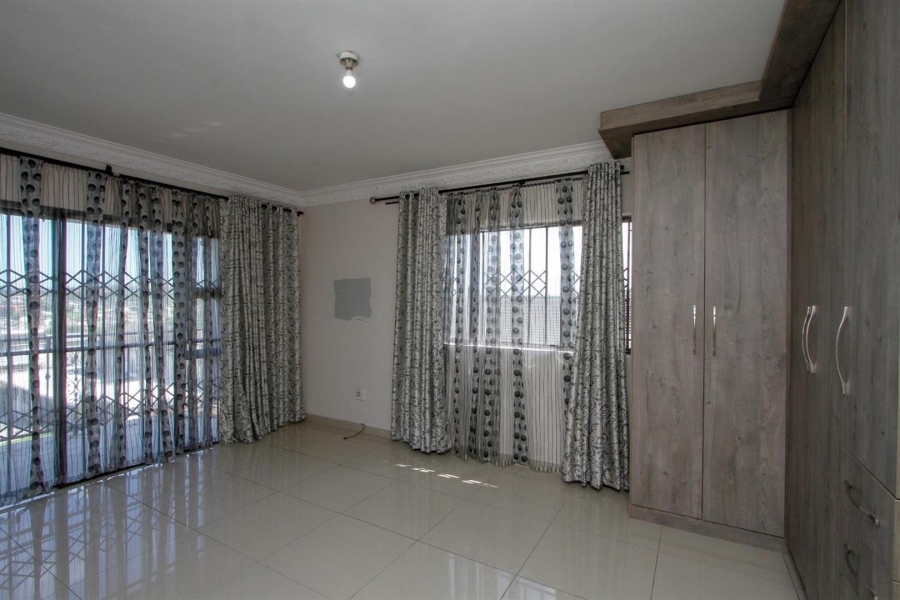 5 Bedroom Property for Sale in Eastbury KwaZulu-Natal