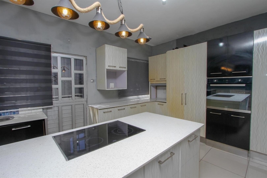 5 Bedroom Property for Sale in Eastbury KwaZulu-Natal