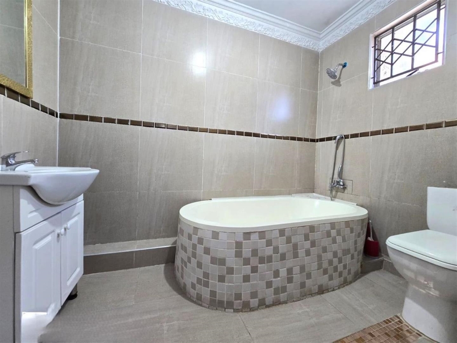 5 Bedroom Property for Sale in Eastbury KwaZulu-Natal