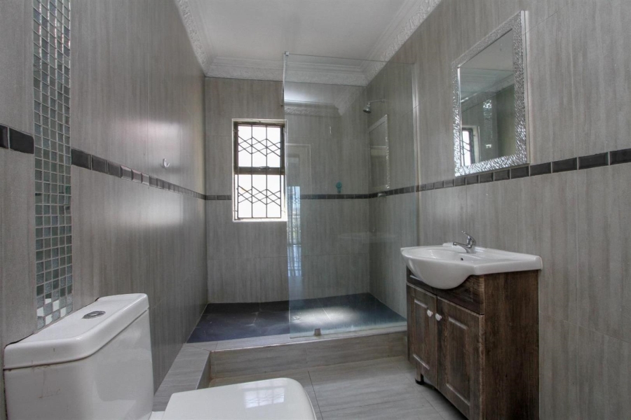 5 Bedroom Property for Sale in Eastbury KwaZulu-Natal