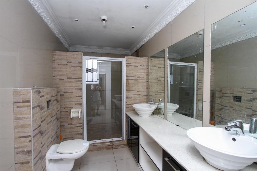 5 Bedroom Property for Sale in Eastbury KwaZulu-Natal
