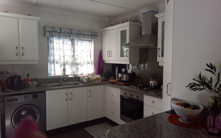 3 Bedroom Property for Sale in Uvongo KwaZulu-Natal