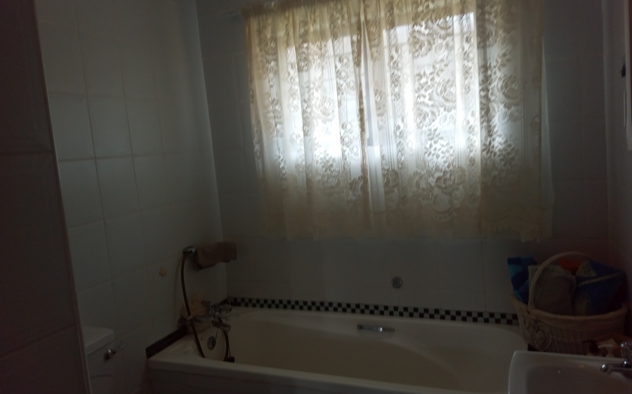 3 Bedroom Property for Sale in Uvongo KwaZulu-Natal