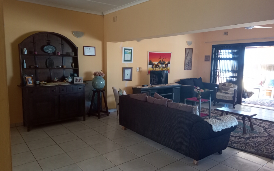 3 Bedroom Property for Sale in Uvongo KwaZulu-Natal