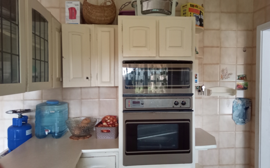 3 Bedroom Property for Sale in Uvongo KwaZulu-Natal