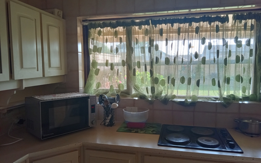 3 Bedroom Property for Sale in Uvongo KwaZulu-Natal