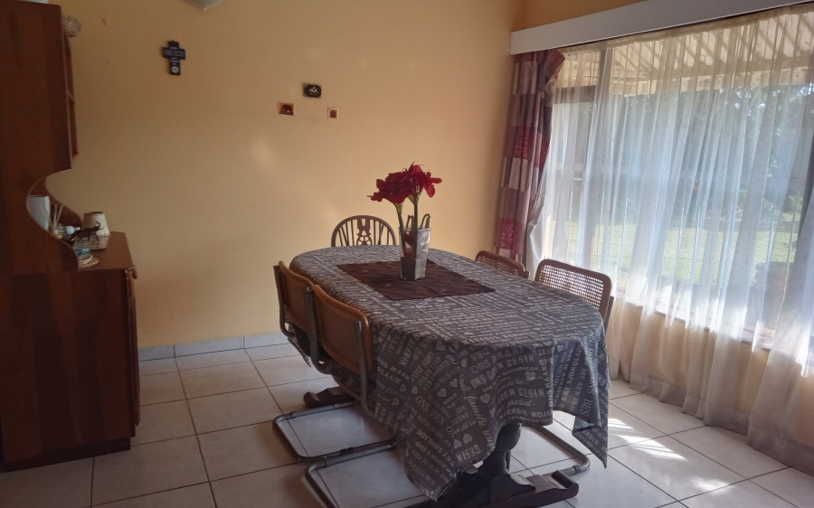 3 Bedroom Property for Sale in Uvongo KwaZulu-Natal