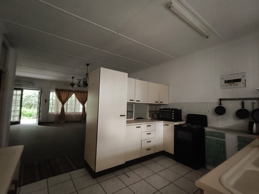 To Let 2 Bedroom Property for Rent in Umtentweni KwaZulu-Natal