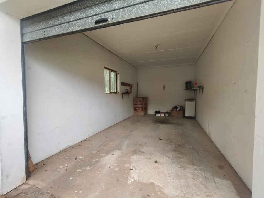 To Let 2 Bedroom Property for Rent in Umtentweni KwaZulu-Natal