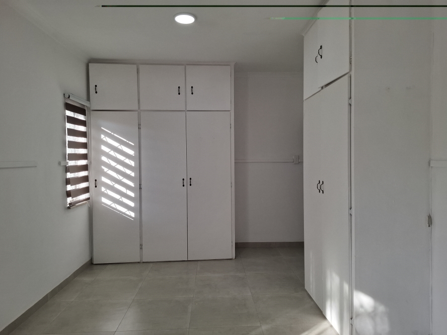 To Let 3 Bedroom Property for Rent in Manors KwaZulu-Natal
