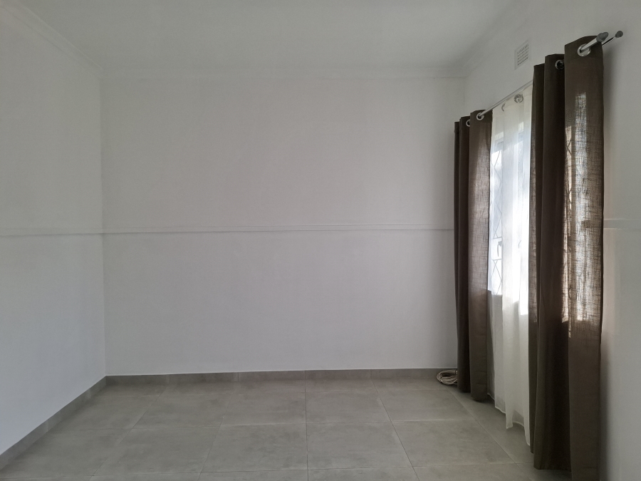 To Let 3 Bedroom Property for Rent in Manors KwaZulu-Natal