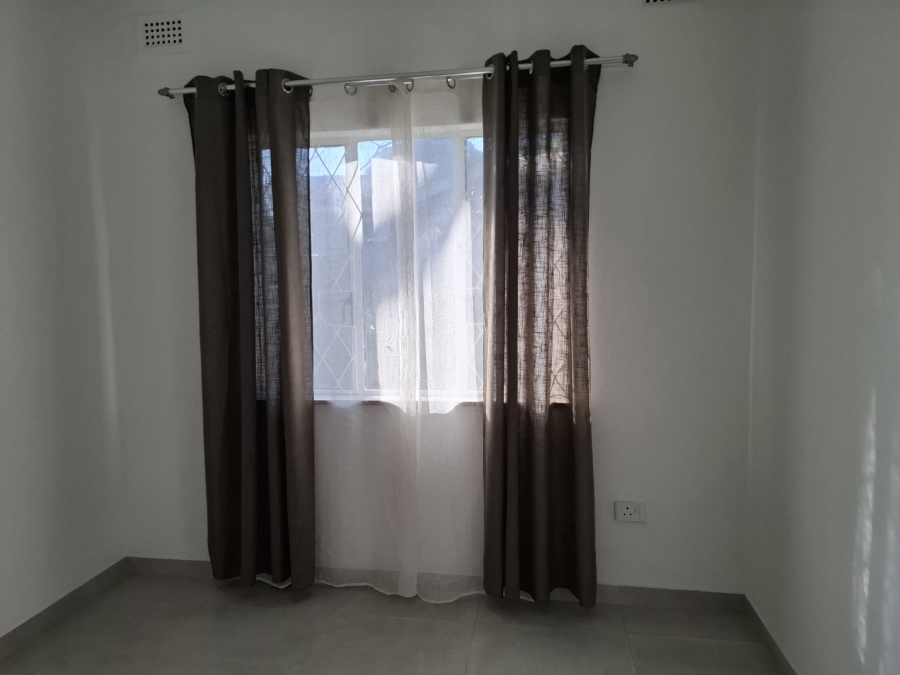 To Let 3 Bedroom Property for Rent in Manors KwaZulu-Natal