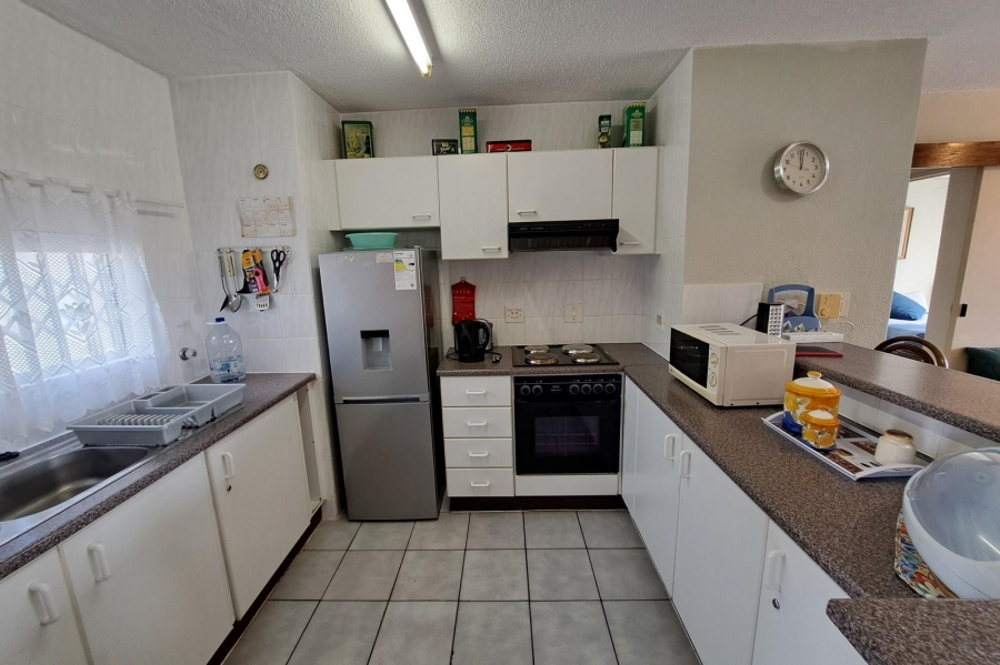 To Let 2 Bedroom Property for Rent in Uvongo KwaZulu-Natal