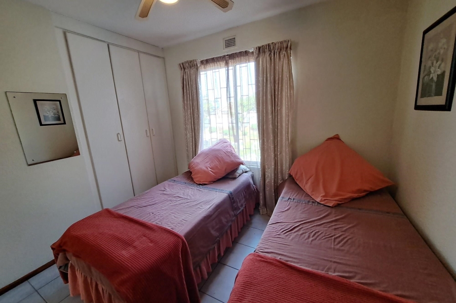 To Let 2 Bedroom Property for Rent in Uvongo KwaZulu-Natal