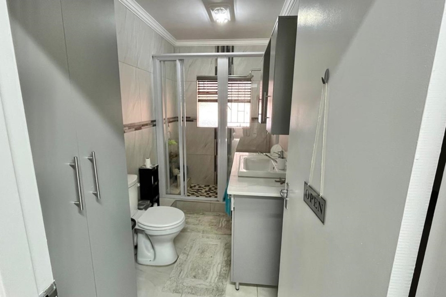 3 Bedroom Property for Sale in Huttenheights KwaZulu-Natal
