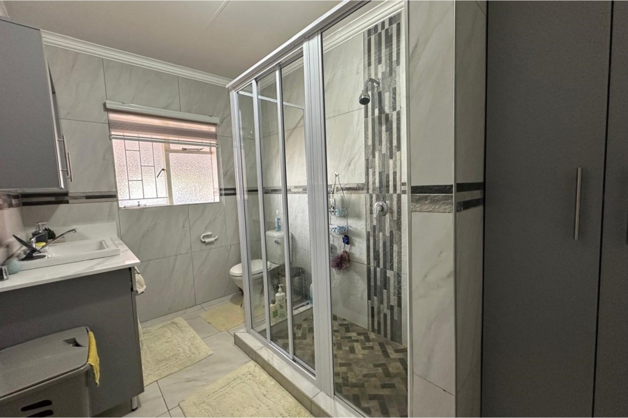 3 Bedroom Property for Sale in Huttenheights KwaZulu-Natal