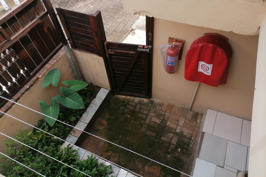 To Let 1 Bedroom Property for Rent in Lawrence Rocks KwaZulu-Natal
