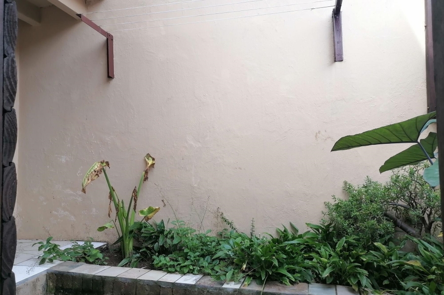 To Let 1 Bedroom Property for Rent in Lawrence Rocks KwaZulu-Natal