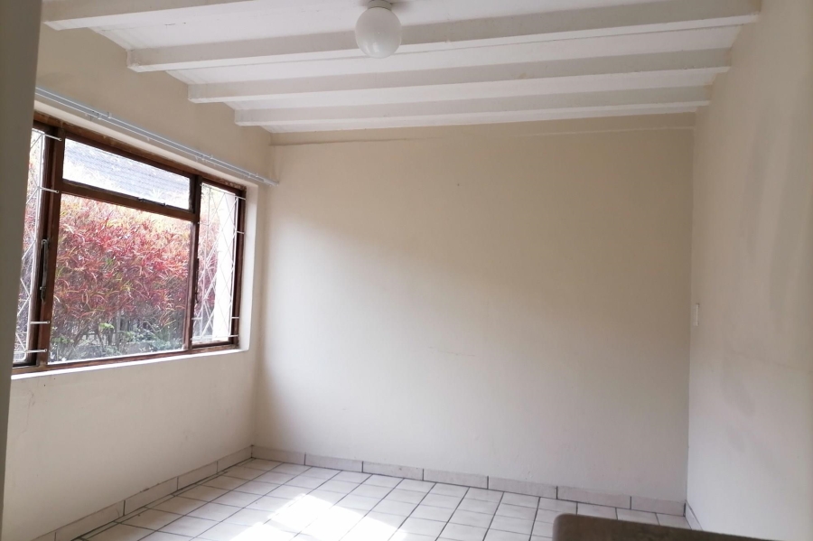 To Let 1 Bedroom Property for Rent in Lawrence Rocks KwaZulu-Natal