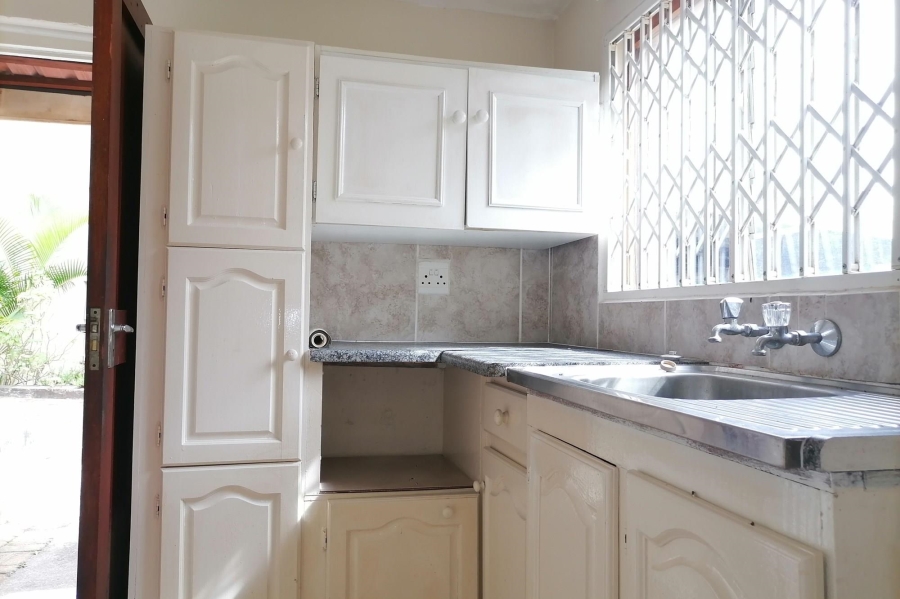 To Let 1 Bedroom Property for Rent in Lawrence Rocks KwaZulu-Natal