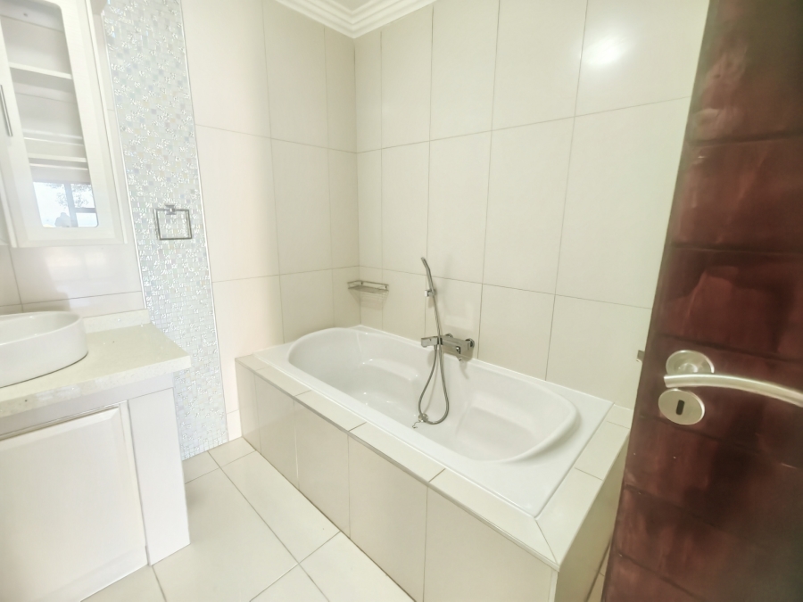 To Let 3 Bedroom Property for Rent in Umhlanga KwaZulu-Natal