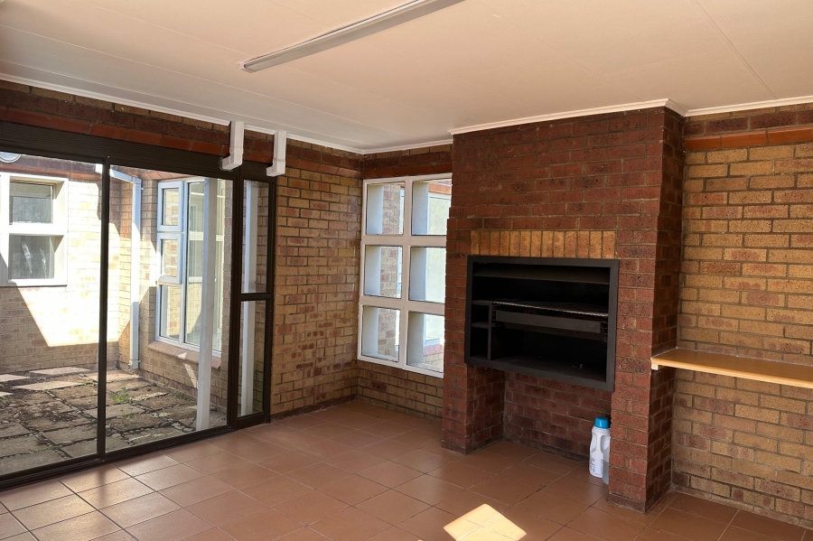 4 Bedroom Property for Sale in Aviary Hill KwaZulu-Natal